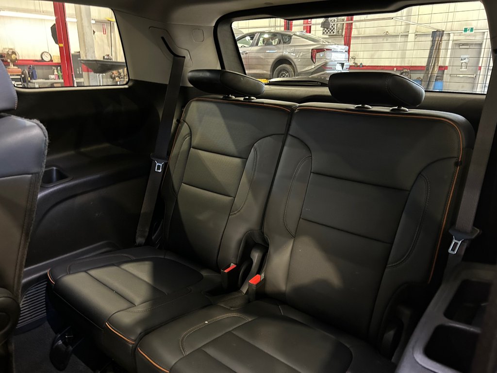 2023 GMC Acadia AT4, JAMAIS ACCIDENTÉ, 8 PNEUS, CUIR, TOIT in Mirabel, Quebec - 33 - w1024h768px