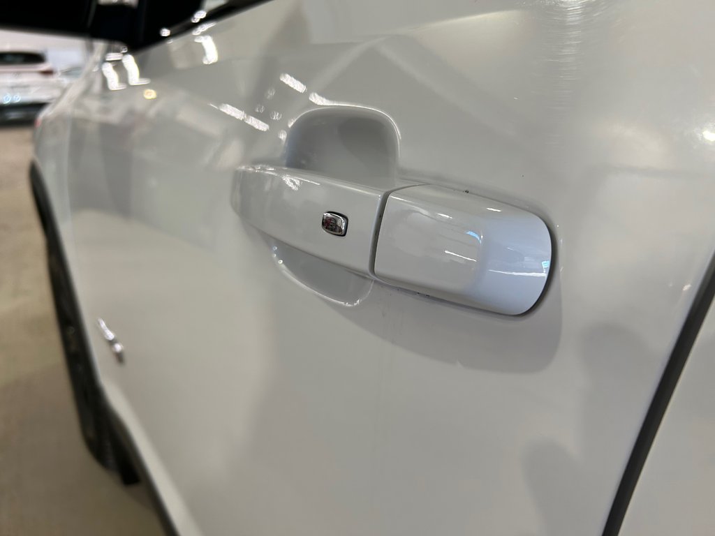 2023 GMC Acadia AT4, JAMAIS ACCIDENTÉ, 8 PNEUS, CUIR, TOIT in Mirabel, Quebec - 17 - w1024h768px