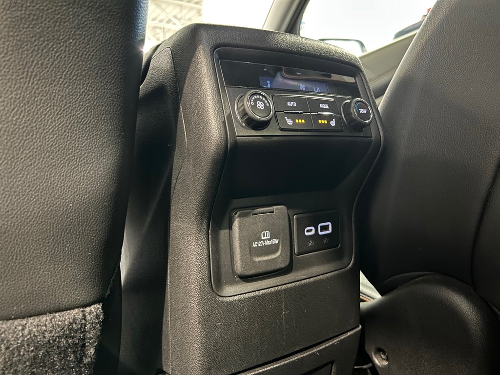 2023 GMC Acadia AT4, JAMAIS ACCIDENTÉ, 8 PNEUS, CUIR, TOIT in Mirabel, Quebec - 34 - w1024h768px