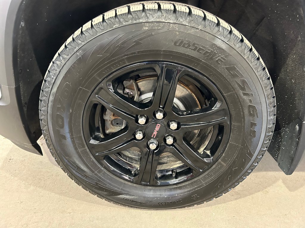 2023 GMC Acadia AT4, JAMAIS ACCIDENTÉ, 8 PNEUS, CUIR, TOIT in Mirabel, Quebec - 8 - w1024h768px