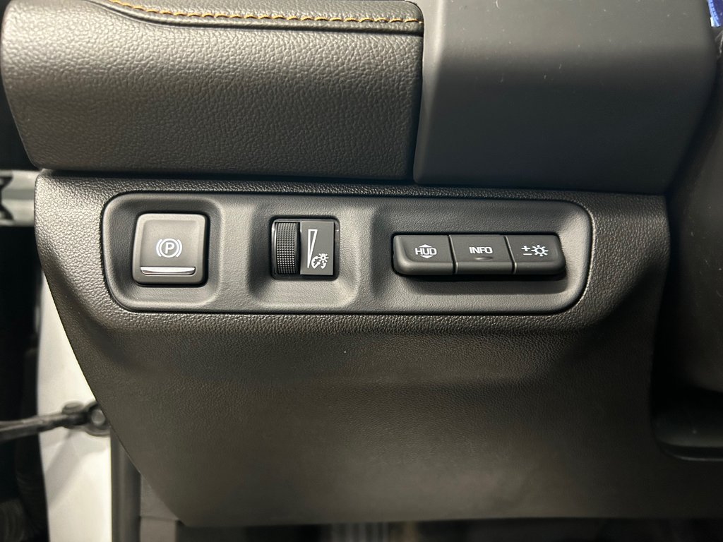 2023 GMC Acadia AT4, JAMAIS ACCIDENTÉ, 8 PNEUS, CUIR, TOIT in Mirabel, Quebec - 27 - w1024h768px