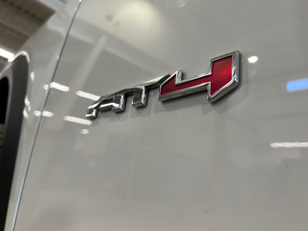 2023 GMC Acadia AT4, JAMAIS ACCIDENTÉ, 8 PNEUS, CUIR, TOIT in Mirabel, Quebec - 3 - w1024h768px