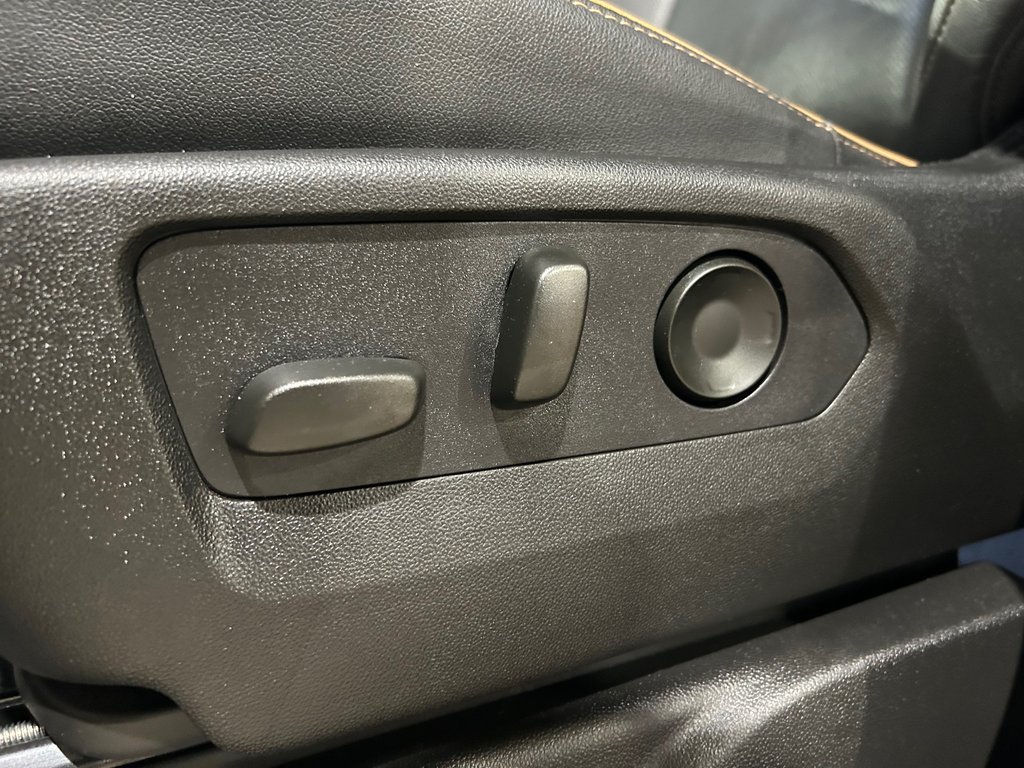 GMC Yukon XL AT4, JAMAIS ACCIDENTÉ, DÉMONSTRATEUR, 7 PASSAGERS 2024 à Mirabel, Québec - 10 - w1024h768px