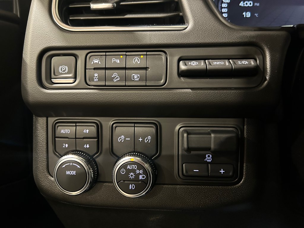 GMC Yukon XL AT4, JAMAIS ACCIDENTÉ, DÉMONSTRATEUR, 7 PASSAGERS 2024 à Mirabel, Québec - 24 - w1024h768px