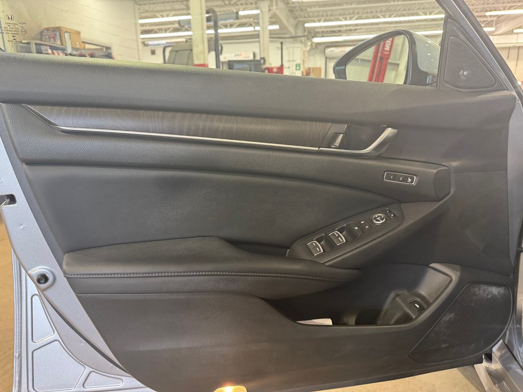Honda Accord Sedan Touring, JAMAIS ACCIDENTÉ, CUIR, GPS, HUD. TOIT 2018 à Mirabel, Québec - 6 - w1024h768px
