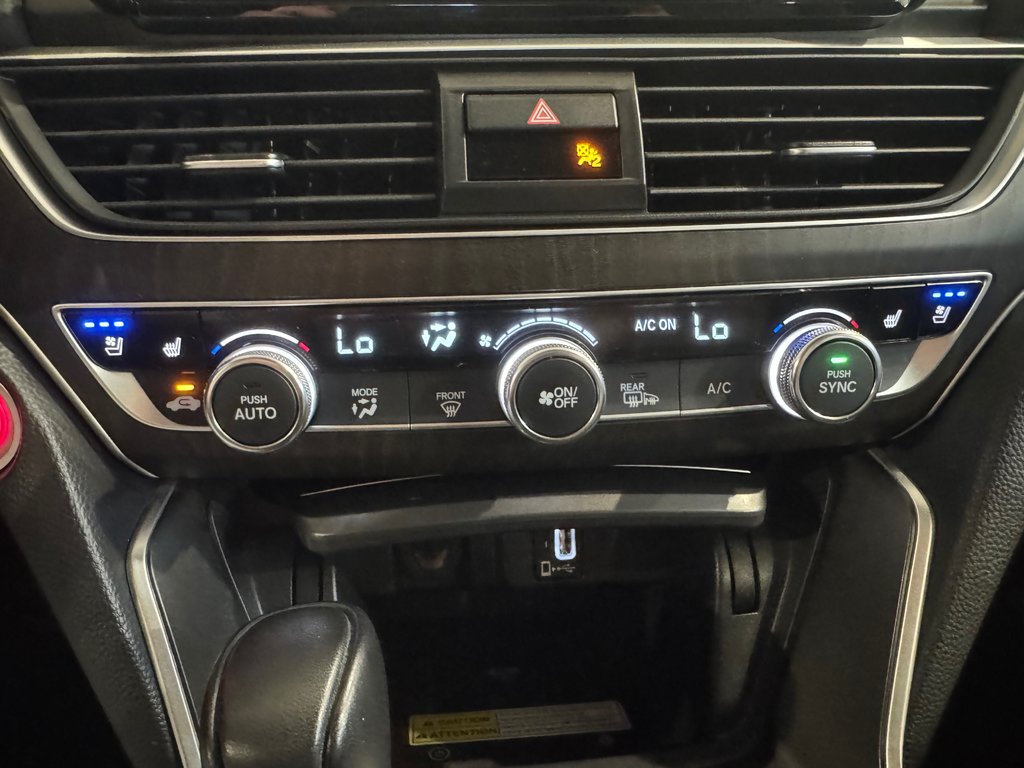 Honda Accord Sedan Touring, JAMAIS ACCIDENTÉ, CUIR, GPS, HUD. TOIT 2018 à Mirabel, Québec - 15 - w1024h768px