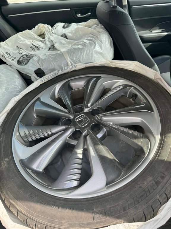 Honda Clarity Plug-In Hybrid MAGS, JAMAIS ACCIDENTÉ, 8 PNEUS, SIÈGES CHAUFFANTS 2020 à Mirabel, Québec - 4 - w1024h768px