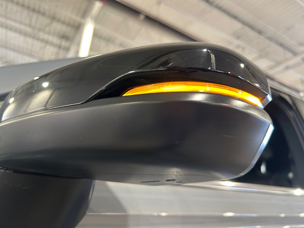 2024 Honda CR-V Hybrid Touring, JAMAIS ACCIDENTÉ, 8 PNEUS, MAGS, AWD in Mirabel, Quebec - 14 - w1024h768px