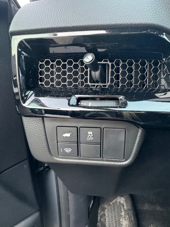 Honda CR-V Hybrid Touring, JAMAIS ACCIDENTÉ, 8 PNEUS, MAGS, AWD 2024 à Mirabel, Québec - 17 - w1024h768px