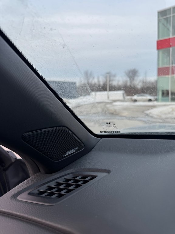 Honda CR-V Hybrid Touring, JAMAIS ACCIDENTÉ, 8 PNEUS, MAGS, AWD 2024 à Mirabel, Québec - 18 - w1024h768px