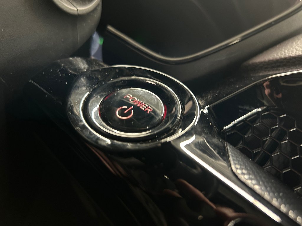 2024 Honda CR-V Hybrid Touring, JAMAIS ACCIDENTÉ, 8 PNEUS, MAGS, AWD in Mirabel, Quebec - 25 - w1024h768px