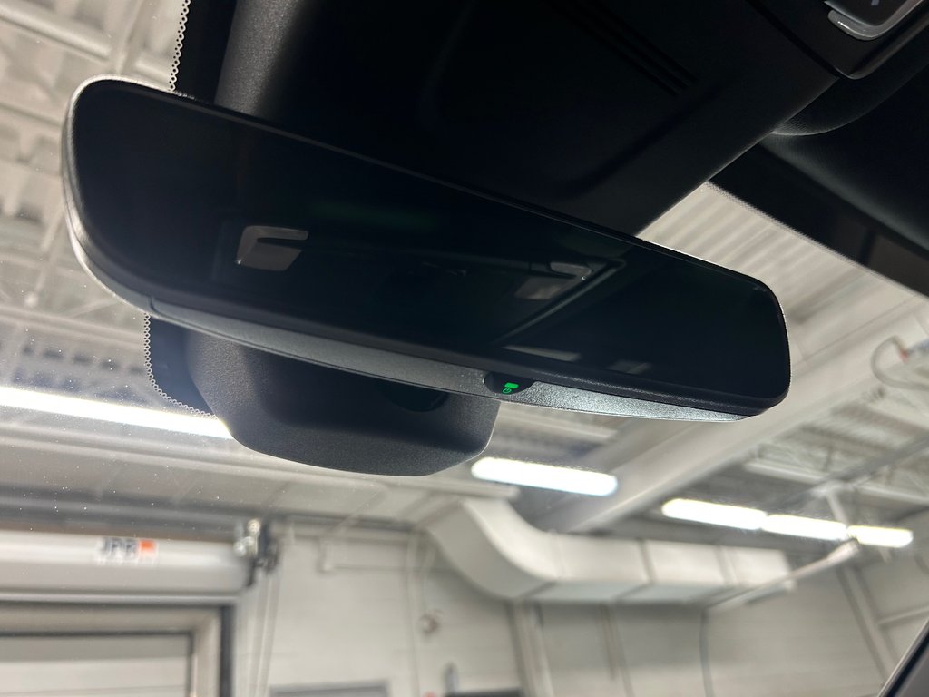 2024 Honda CR-V Hybrid Touring, JAMAIS ACCIDENTÉ, 8 PNEUS, MAGS, AWD in Mirabel, Quebec - 23 - w1024h768px