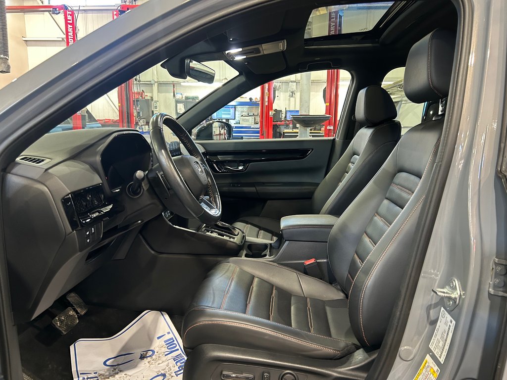 2024 Honda CR-V Hybrid Touring, JAMAIS ACCIDENTÉ, 8 PNEUS, MAGS, AWD in Mirabel, Quebec - 9 - w1024h768px
