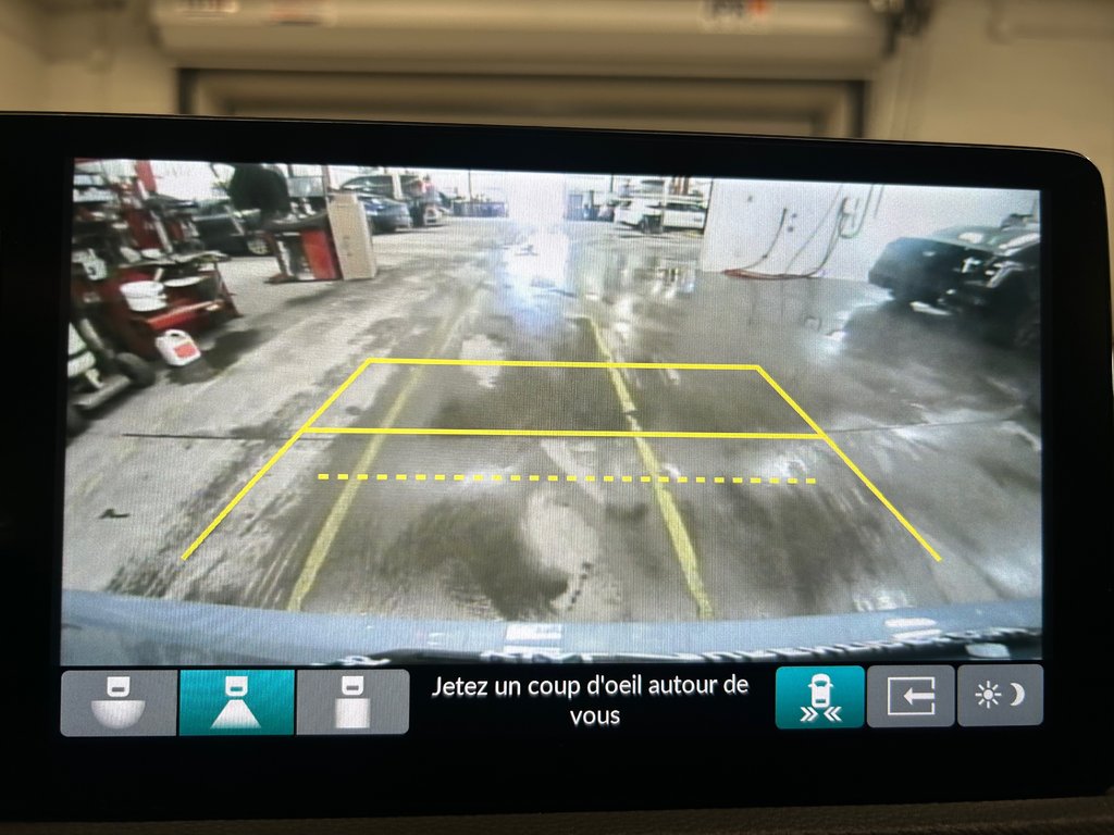 2024 Honda CR-V Hybrid Touring, JAMAIS ACCIDENTÉ, 8 PNEUS, MAGS, AWD in Mirabel, Quebec - 20 - w1024h768px