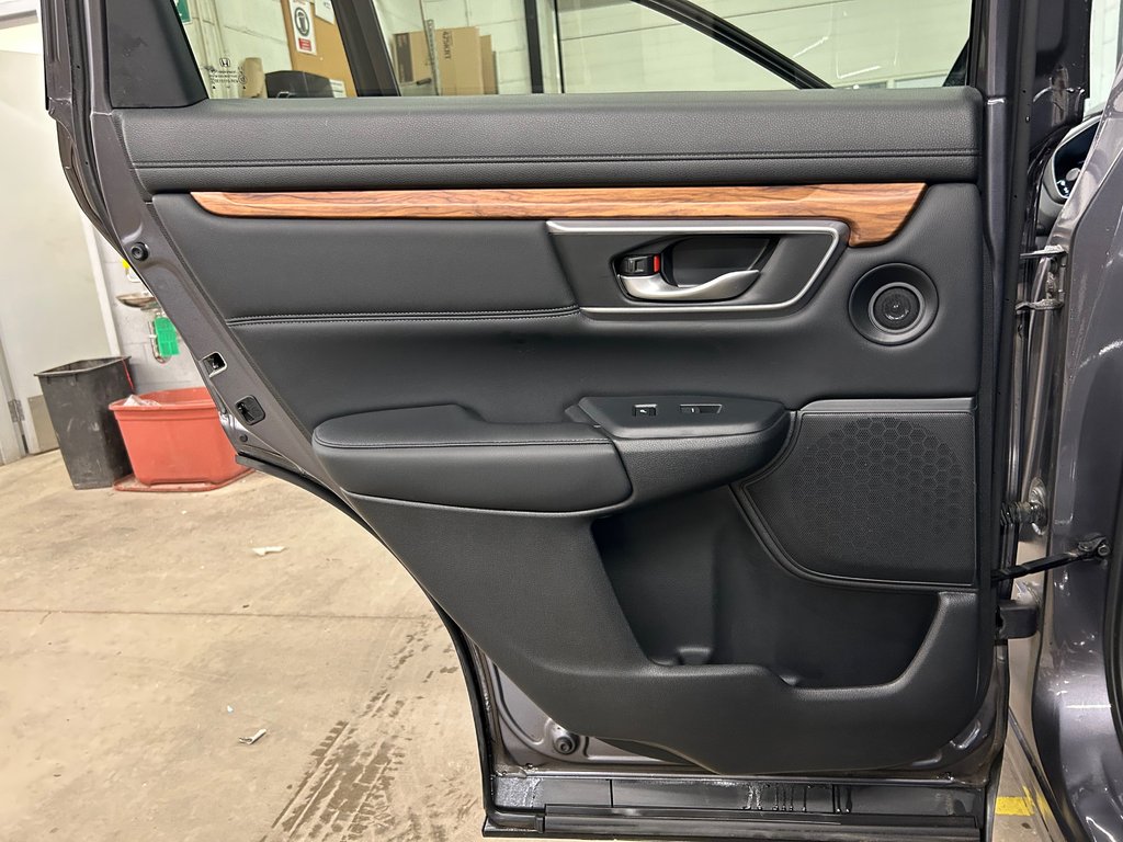 2017 Honda CR-V Touring, JAMAIS ACCIDENTÉ, CUIR, TOIT, GPS in Mirabel, Quebec - 29 - w1024h768px