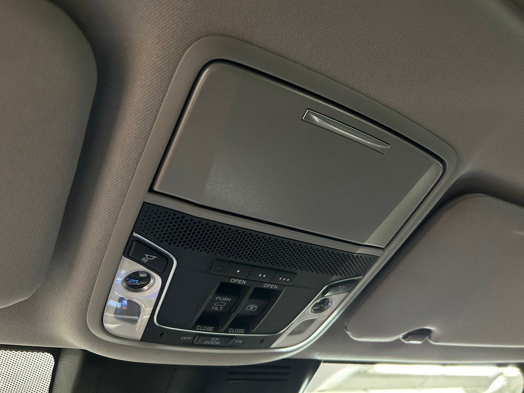 2017 Honda CR-V Touring, JAMAIS ACCIDENTÉ, CUIR, TOIT, GPS in Mirabel, Quebec - 27 - w1024h768px