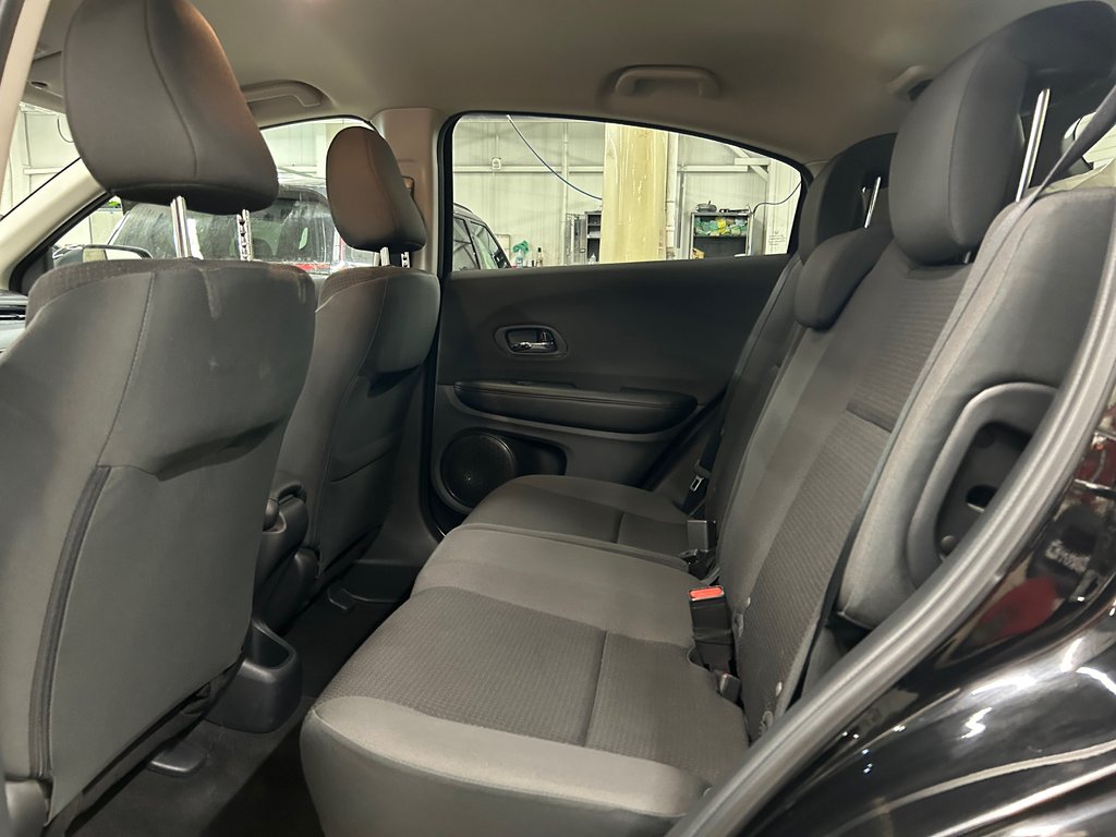 Honda HR-V LX, JAMAIS ACCIDENTÉ, 8 PNEUS, MAGS 2020 à Mirabel, Québec - 24 - w1024h768px