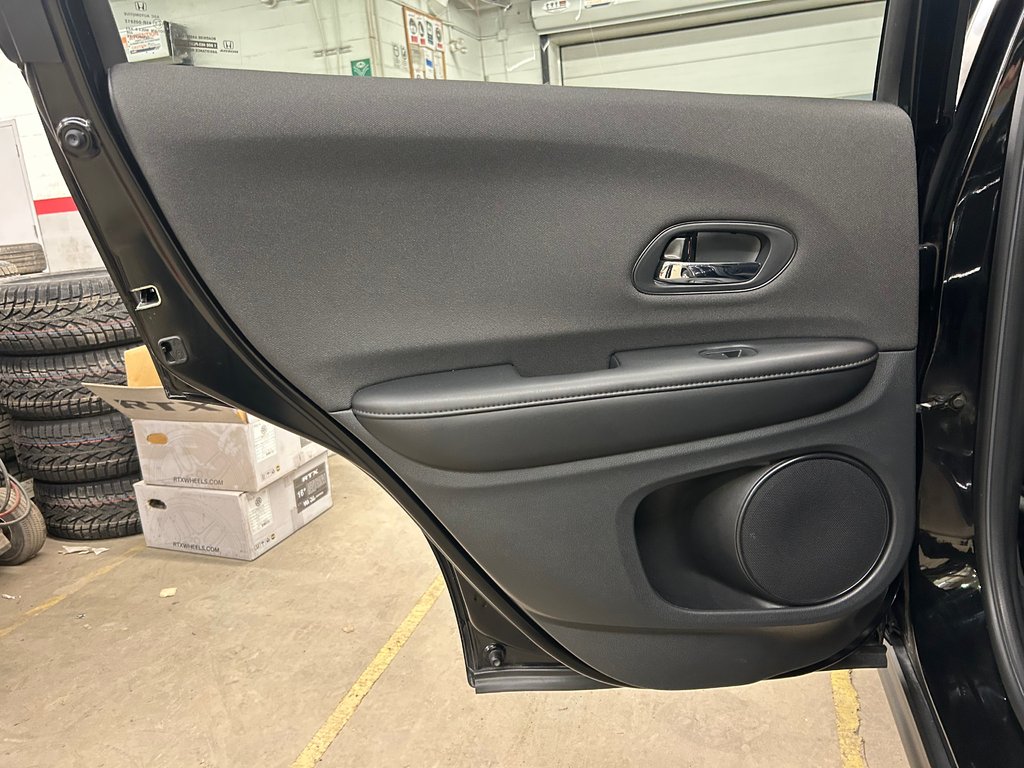 Honda HR-V LX, JAMAIS ACCIDENTÉ, 8 PNEUS, MAGS 2020 à Mirabel, Québec - 23 - w1024h768px