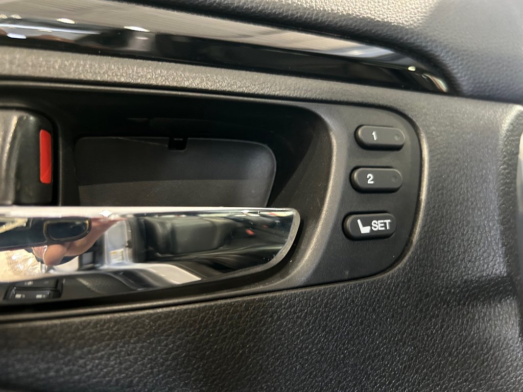 2017 Honda Pilot Touring, 8 PNEUS, 7 PLACES, CUIR, TOIT, GPS, DVD in Mirabel, Quebec - 9 - w1024h768px