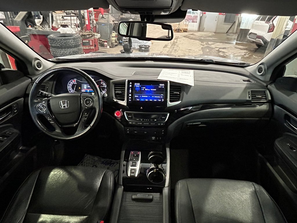 2017 Honda Pilot Touring, 8 PNEUS, 7 PLACES, CUIR, TOIT, GPS, DVD in Mirabel, Quebec - 3 - w1024h768px