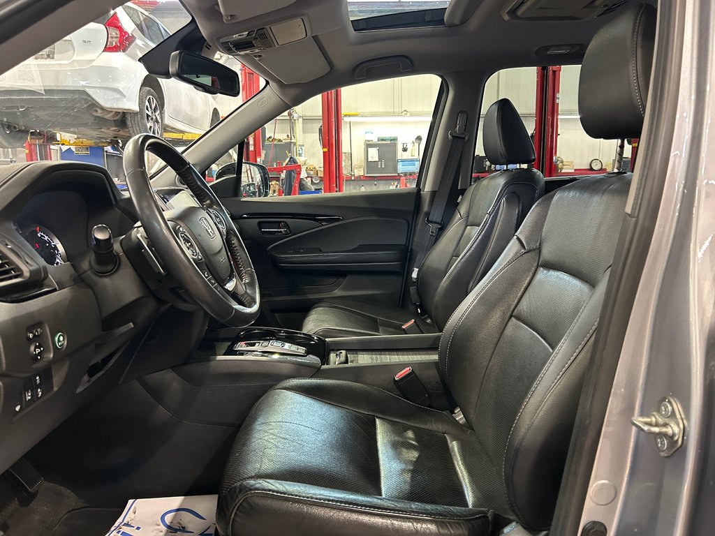 2017 Honda Pilot Touring, 8 PNEUS, 7 PLACES, CUIR, TOIT, GPS, DVD in Mirabel, Quebec - 10 - w1024h768px