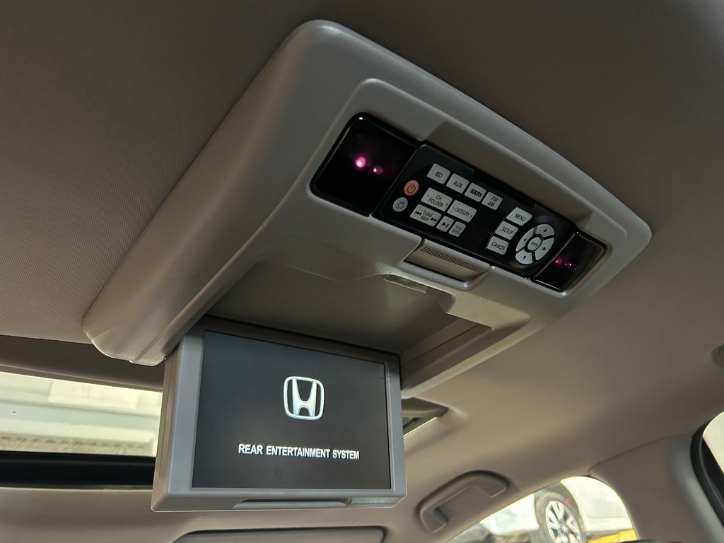 2017 Honda Pilot Touring, 8 PNEUS, 7 PLACES, CUIR, TOIT, GPS, DVD in Mirabel, Quebec - 21 - w1024h768px