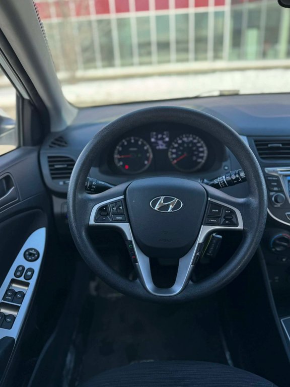 Hyundai Accent GL, JAMAIS ACCIDENTÉ, AUTOMATIQUE, 8 PNEUS 2017 à Mirabel, Québec - 13 - w1024h768px