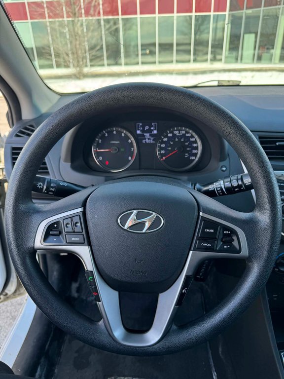 Hyundai Accent GL, JAMAIS ACCIDENTÉ, AUTOMATIQUE, 8 PNEUS 2017 à Mirabel, Québec - 9 - w1024h768px