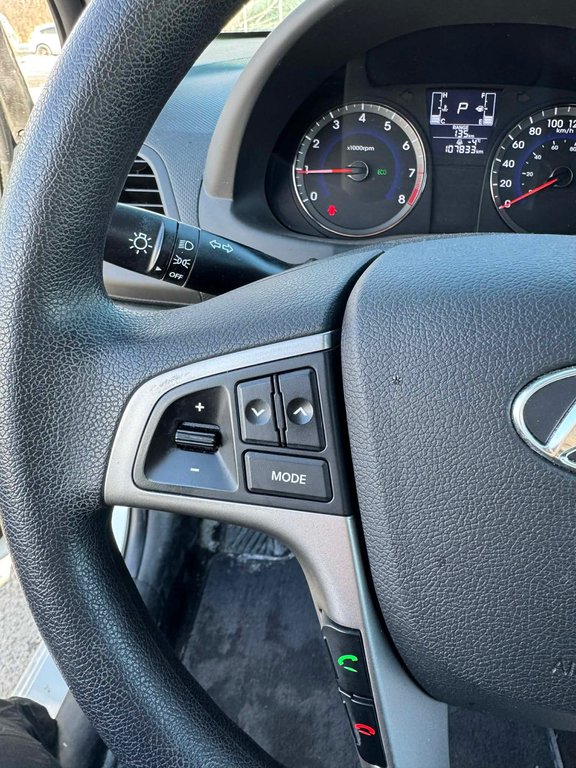 Hyundai Accent GL, JAMAIS ACCIDENTÉ, AUTOMATIQUE, 8 PNEUS 2017 à Mirabel, Québec - 14 - w1024h768px