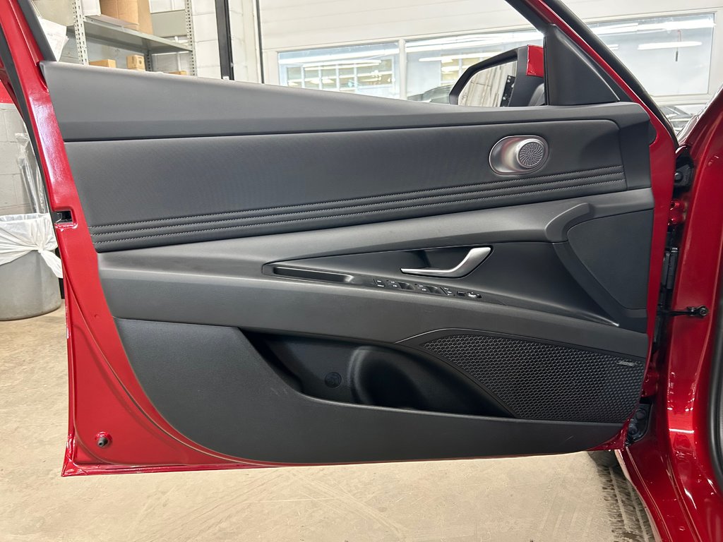 2024 Hyundai Elantra Hybrid Luxury, CUIR, TOIT, JAMAIS ACCIDENTÉ, GPS in Mirabel, Quebec - 8 - w1024h768px