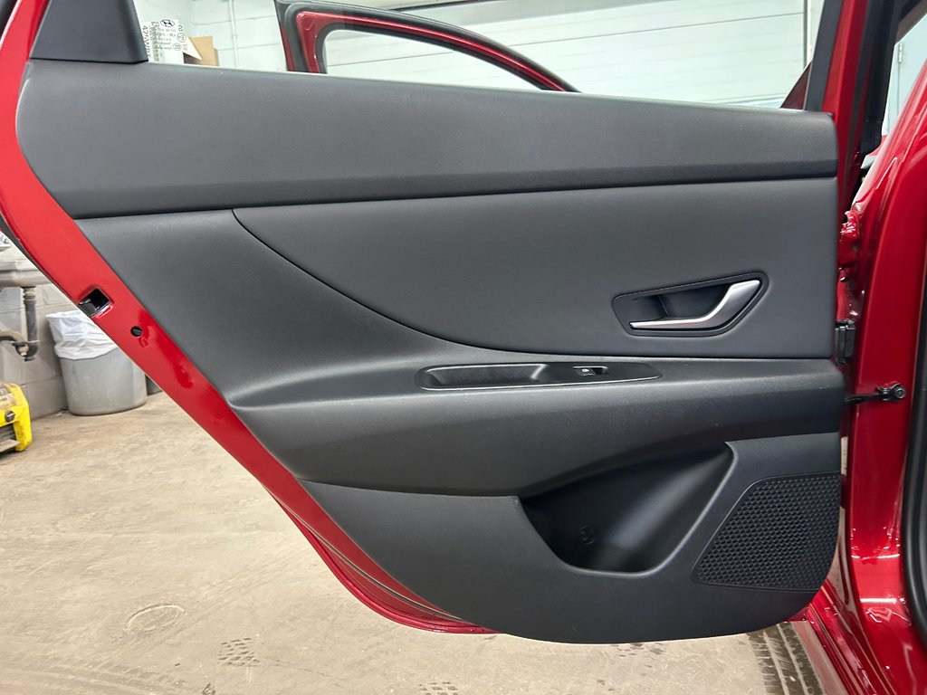 2024 Hyundai Elantra Hybrid Luxury, CUIR, TOIT, JAMAIS ACCIDENTÉ, GPS in Mirabel, Quebec - 27 - w1024h768px