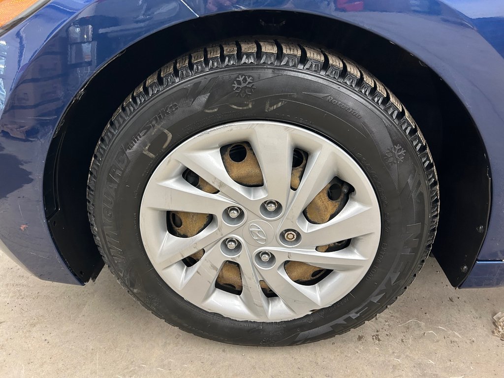 Hyundai Elantra LE, SIÈGES CHAUFFANTS, AUTOMATIQUE, A/C 2017 à Mirabel, Québec - 7 - w1024h768px