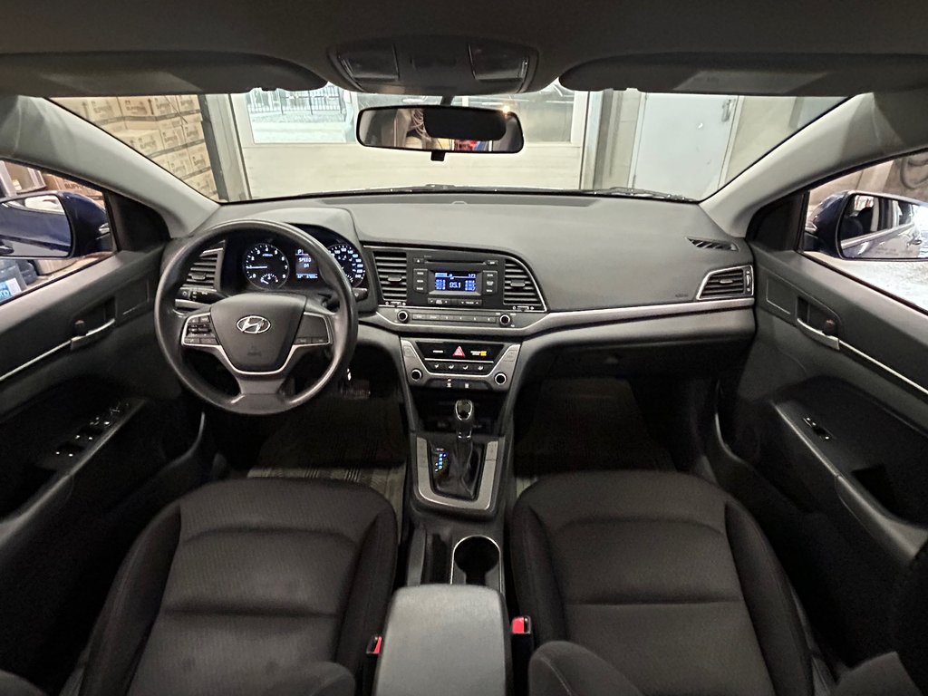 Hyundai Elantra LE, SIÈGES CHAUFFANTS, AUTOMATIQUE, A/C 2017 à Mirabel, Québec - 4 - w1024h768px