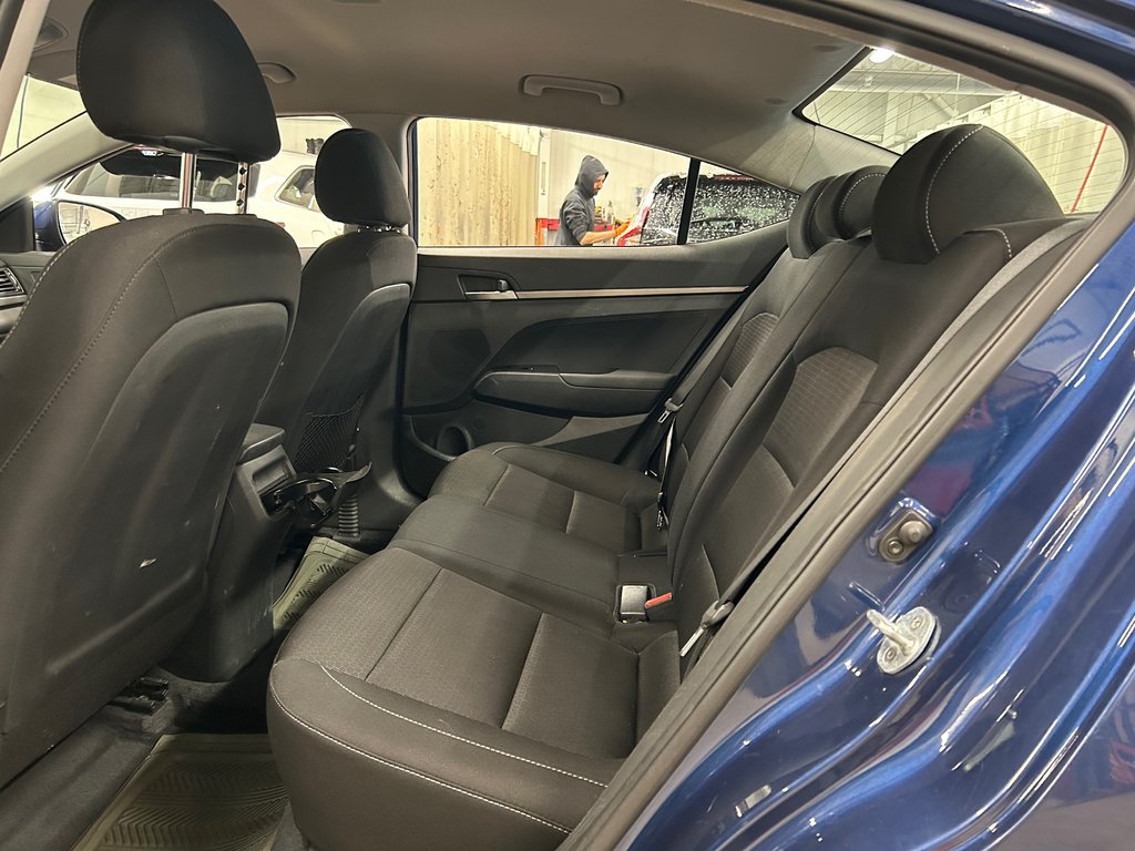 Hyundai Elantra LE, SIÈGES CHAUFFANTS, AUTOMATIQUE, A/C 2017 à Mirabel, Québec - 25 - w1024h768px