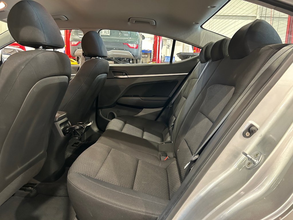 2019 Hyundai Elantra Preferred, JAMAIS ACCIDENTÉ, SIÈGES CHAUFFANTS in Mirabel, Quebec - 27 - w1024h768px