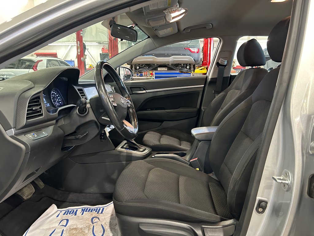 2019 Hyundai Elantra Preferred, JAMAIS ACCIDENTÉ, SIÈGES CHAUFFANTS in Mirabel, Quebec - 9 - w1024h768px
