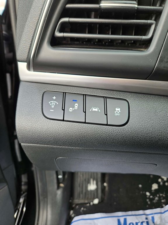 2020 Hyundai Elantra Preferred w/Sun & Safety Package, JAMAIS ACCIDENTÉ in Mirabel, Quebec - 18 - w1024h768px
