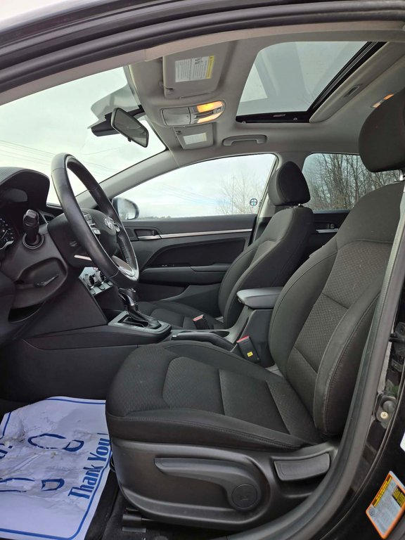 2020 Hyundai Elantra Preferred w/Sun & Safety Package, JAMAIS ACCIDENTÉ in Mirabel, Quebec - 9 - w1024h768px