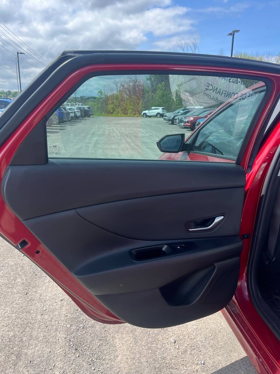 Hyundai Elantra Preferred, JAMAIS ACCIDENTÉ, 8 PNEUS, MAGS 2021 à Mirabel, Québec - 16 - w1024h768px