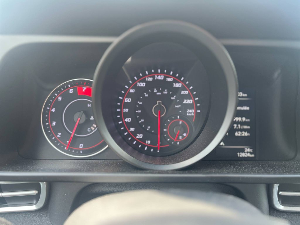 Hyundai Elantra Preferred, JAMAIS ACCIDENTÉ, 8 PNEUS, MAGS 2021 à Mirabel, Québec - 10 - w1024h768px