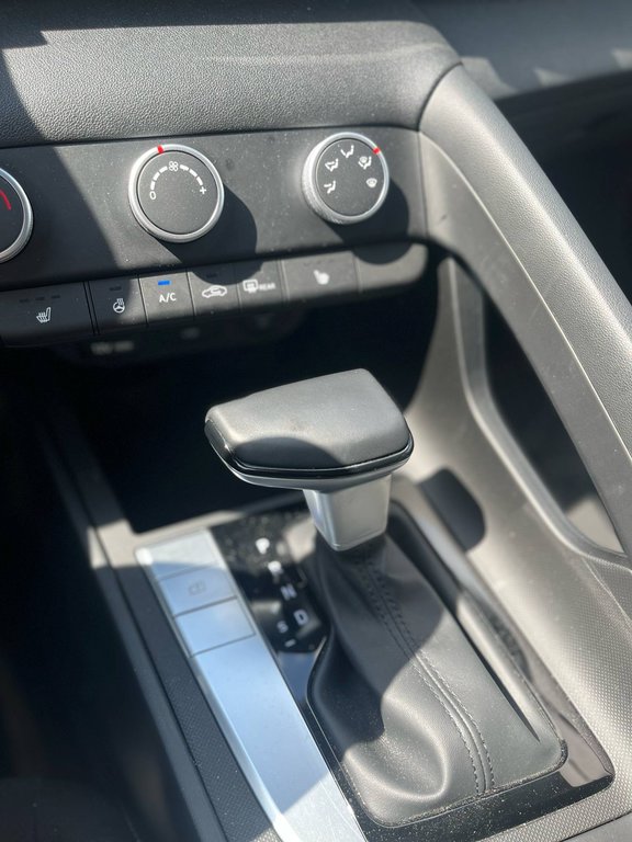 Hyundai Elantra Preferred, JAMAIS ACCIDENTÉ, 8 PNEUS, MAGS 2021 à Mirabel, Québec - 13 - w1024h768px