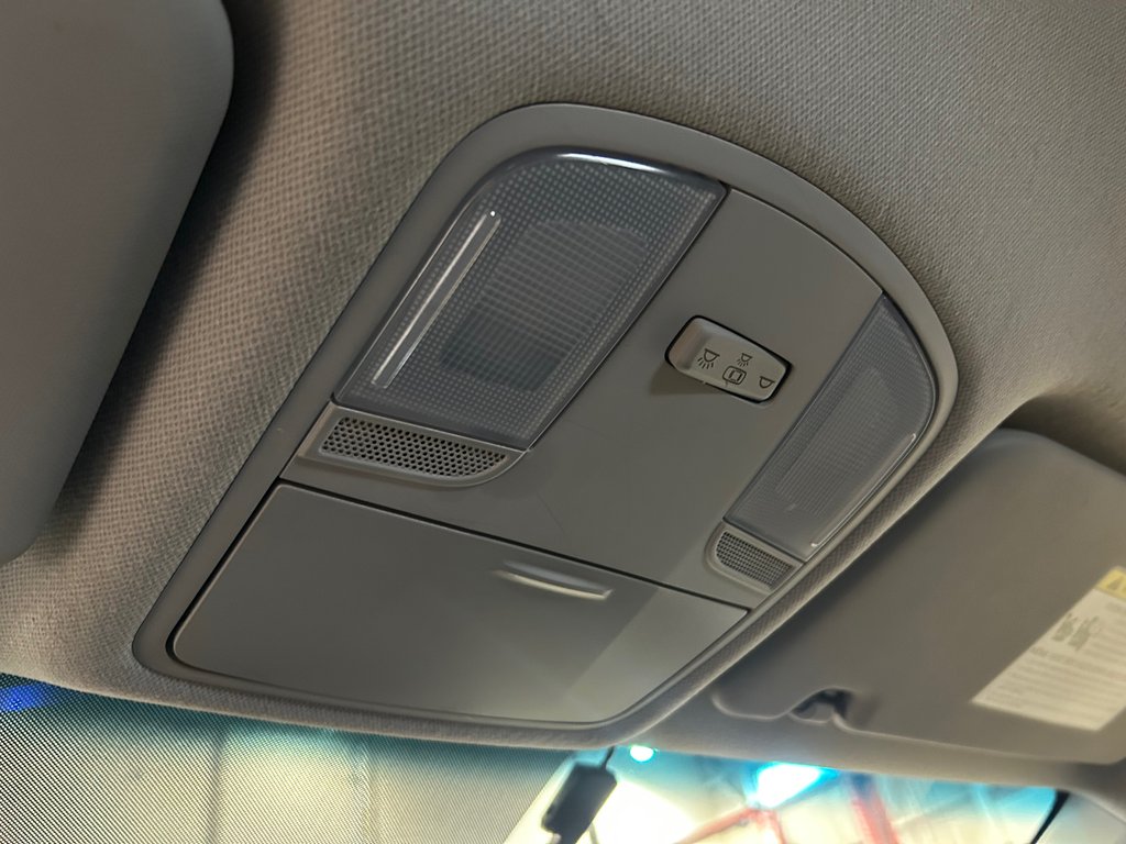 2019 Hyundai Kona Essential, JAMAIS ACCIDENTÉ, 8 PNEUS, MAGS in Mirabel, Quebec - 24 - w1024h768px