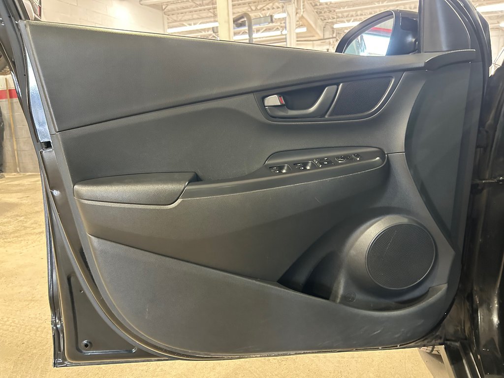 2019 Hyundai Kona Essential, JAMAIS ACCIDENTÉ, 8 PNEUS, MAGS in Mirabel, Quebec - 8 - w1024h768px