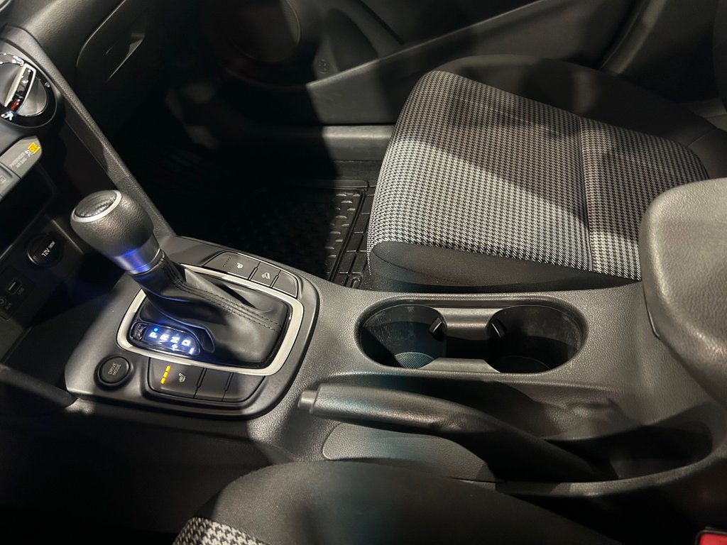 2019 Hyundai Kona Essential, JAMAIS ACCIDENTÉ, 8 PNEUS, MAGS in Mirabel, Quebec - 19 - w1024h768px