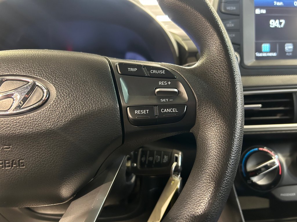 2019 Hyundai Kona Essential, JAMAIS ACCIDENTÉ, 8 PNEUS, MAGS in Mirabel, Quebec - 16 - w1024h768px