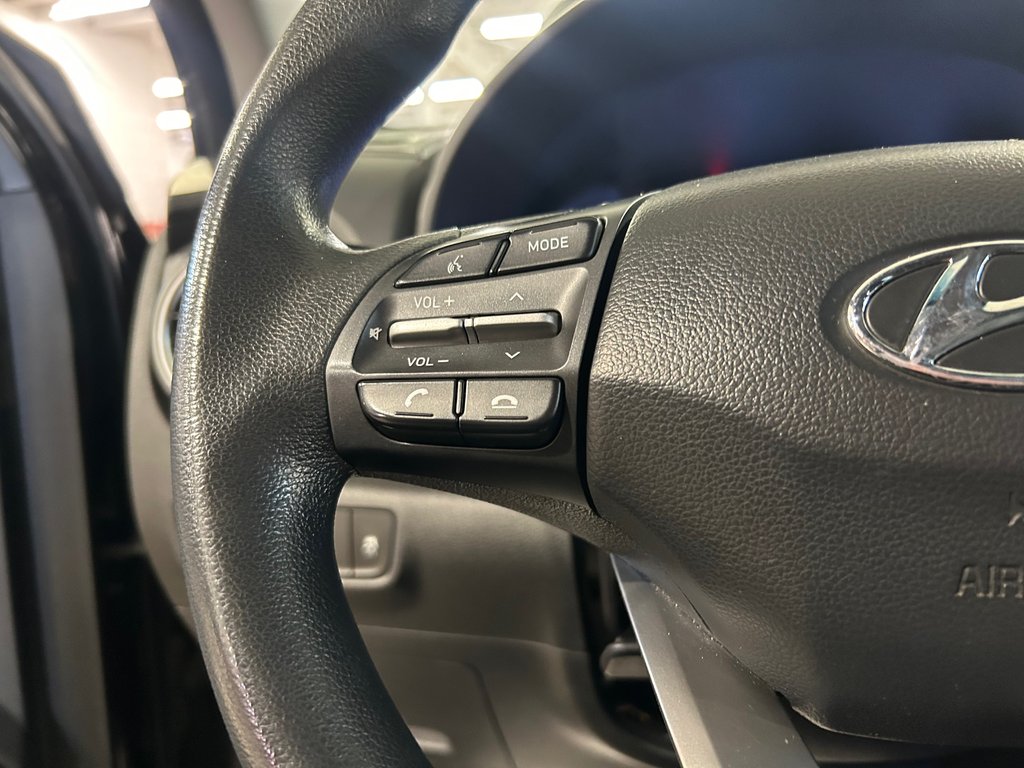 2019 Hyundai Kona Essential, JAMAIS ACCIDENTÉ, 8 PNEUS, MAGS in Mirabel, Quebec - 15 - w1024h768px