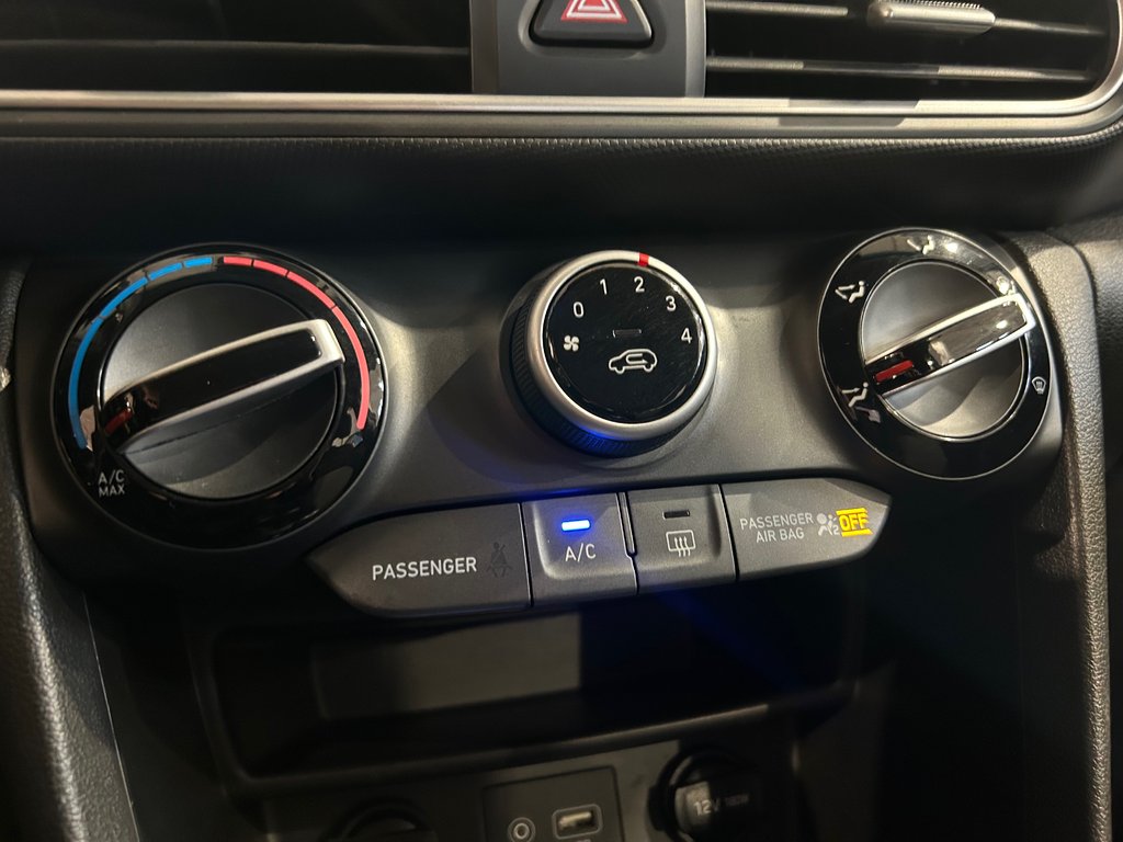 2019 Hyundai Kona Essential, JAMAIS ACCIDENTÉ, 8 PNEUS, MAGS in Mirabel, Quebec - 21 - w1024h768px