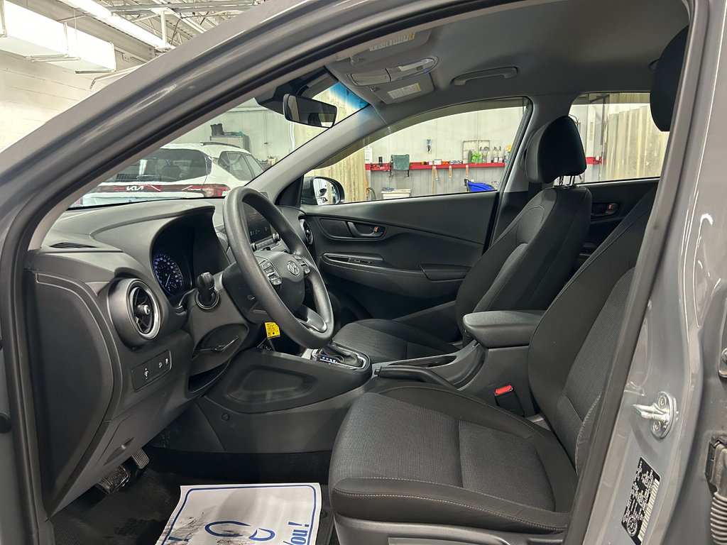 2023 Hyundai Kona Essential, JAMAIS ACCIDENTÉ, AWD, 2 SET DE PNEUS in Mirabel, Quebec - 9 - w1024h768px