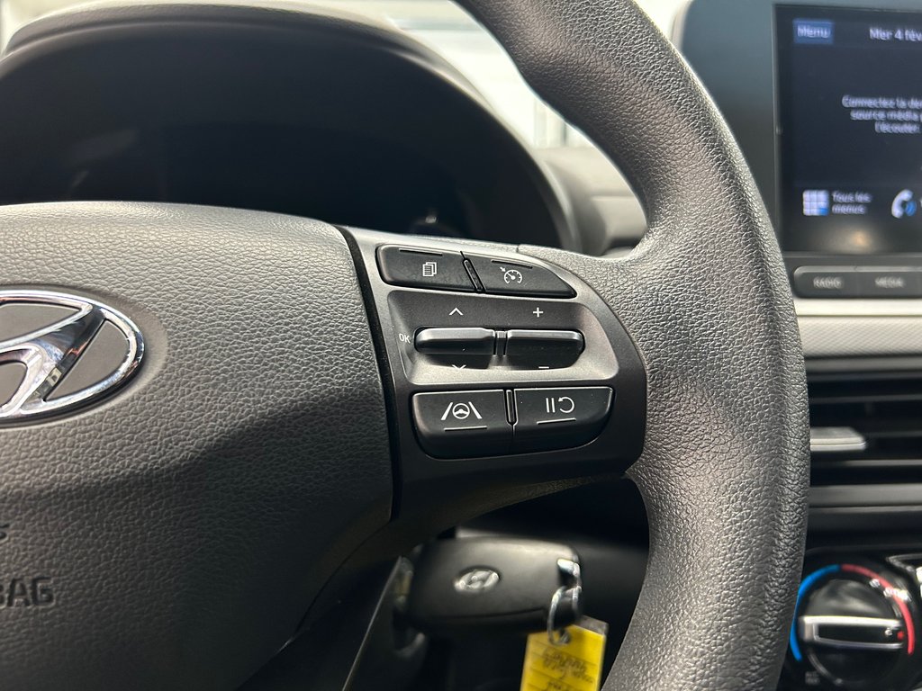 2023 Hyundai Kona Essential, JAMAIS ACCIDENTÉ, AWD, 2 SET DE PNEUS in Mirabel, Quebec - 17 - w1024h768px