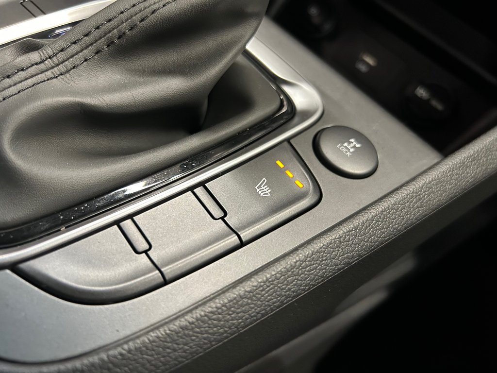 2023 Hyundai Kona Essential, JAMAIS ACCIDENTÉ, AWD, 2 SET DE PNEUS in Mirabel, Quebec - 21 - w1024h768px